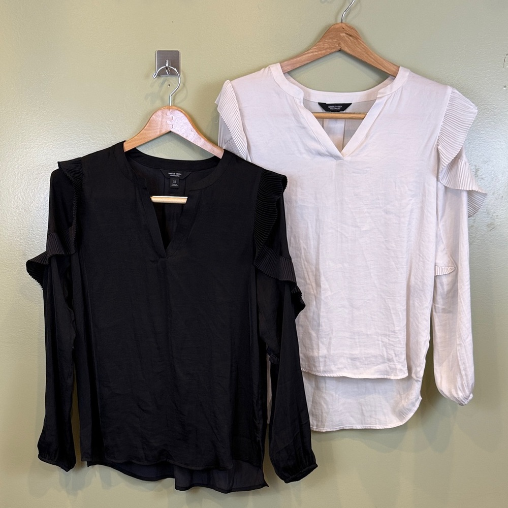 Simply Vera Vera Wang Black and White Blouses bundle